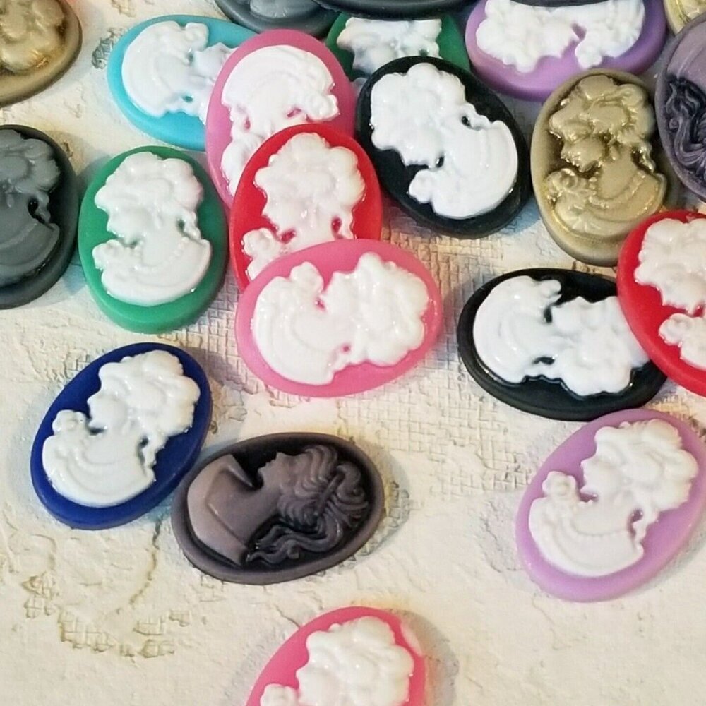 Victorian Raised Cameo Resin Cabochons Mixed Color 18x13mm Oval 10 pcs